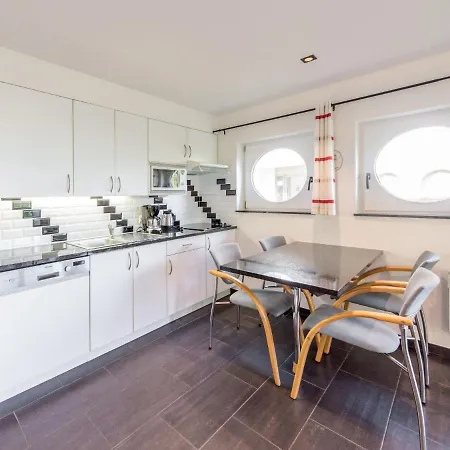 아파트 Biaritz 001 With Parking By Interhome